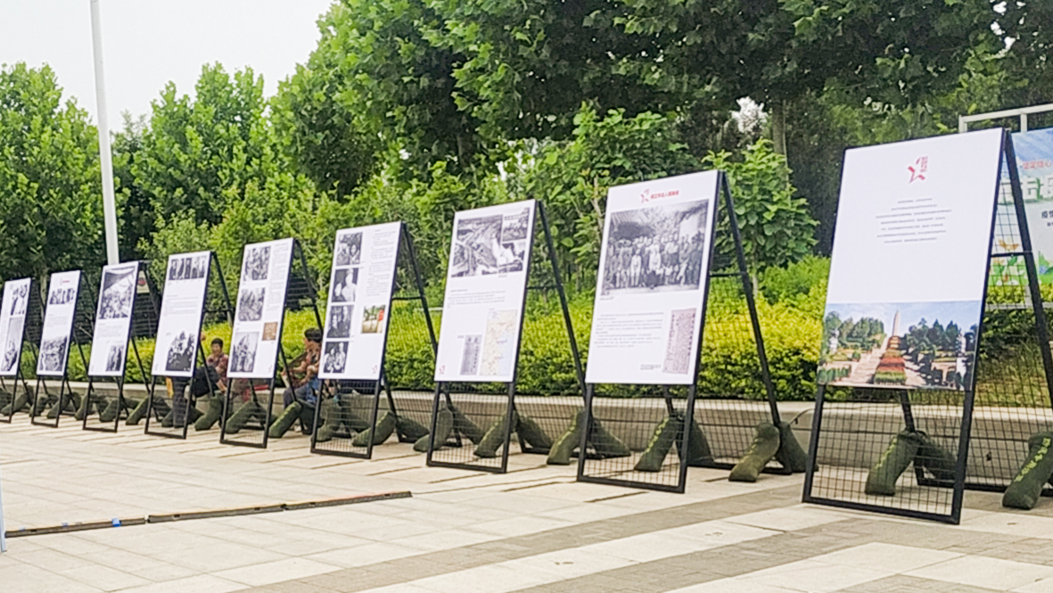 臨展布展